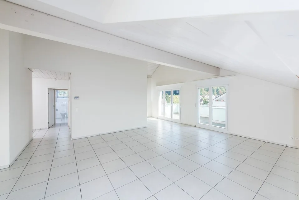 Spacious 4.5 room attic apartment 136m2