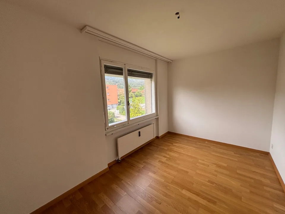 Incantevole appartamento di 4,5 locali con balcone e piscina – foto 7 di 9