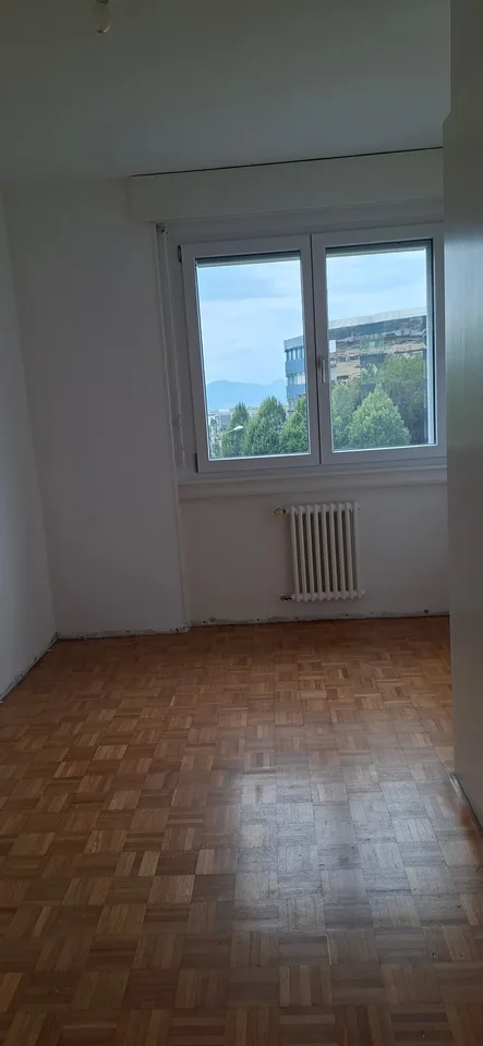 Charmantes 3-Zimmer-Wohnung mit Balkon in Prilly renoviert