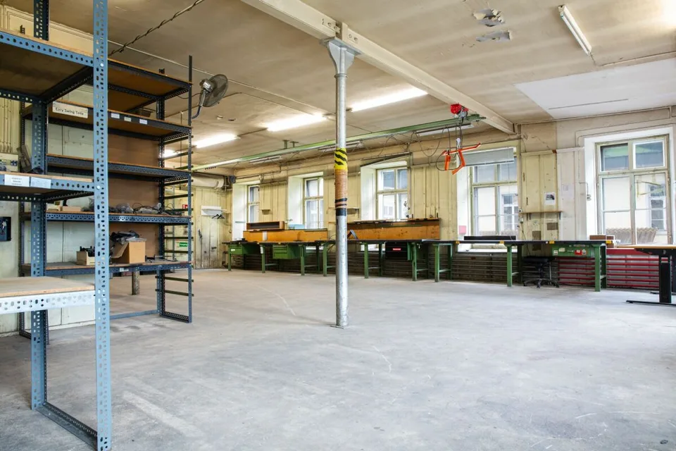 Spacious commercial spaces in Schwanden – photo 5 of 5