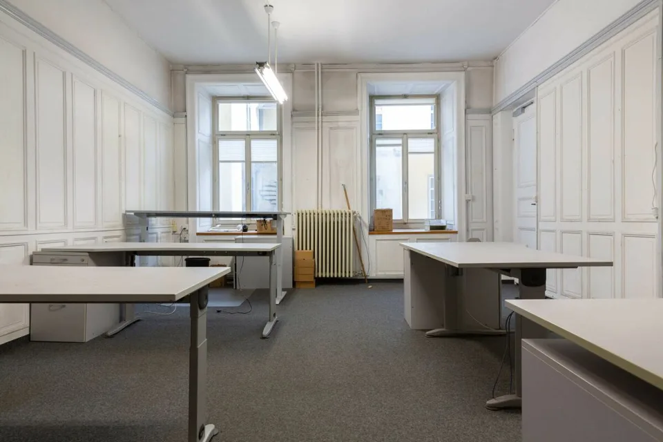 Spacious commercial spaces in Schwanden – photo 2 of 5