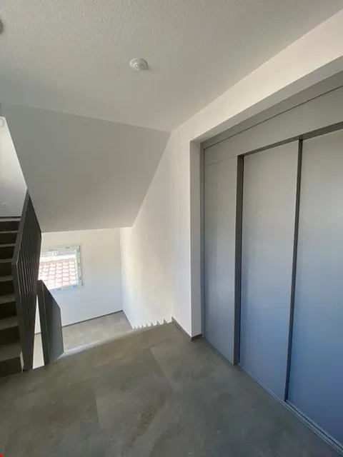 Modern and Luxurious Ground-Floor Apartment with Private Garden Share