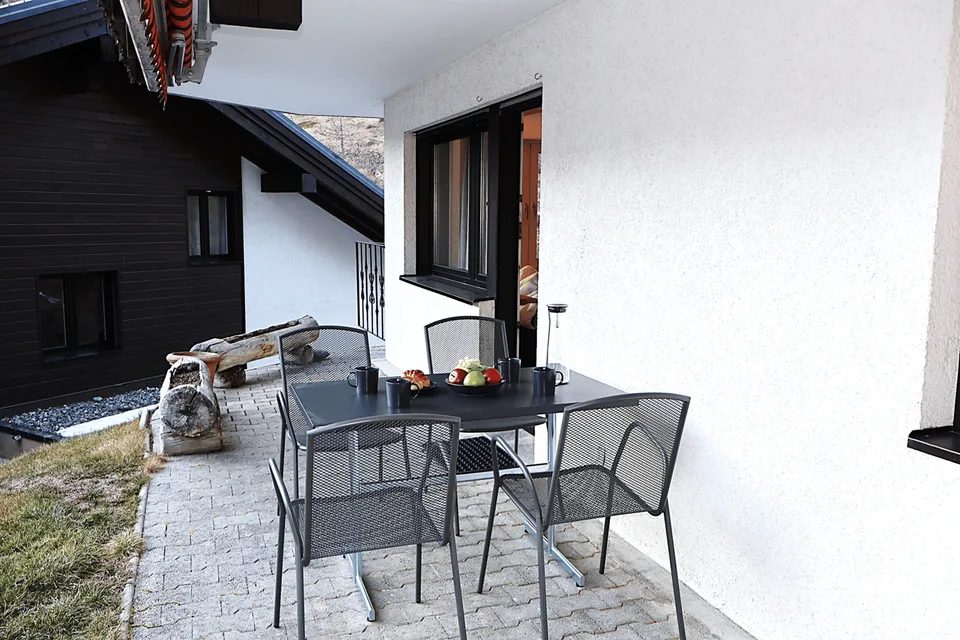 Charmante 2.5-Zimmer-Terrassenwohnung mit atemberaubendem Bergblick in Zermatt