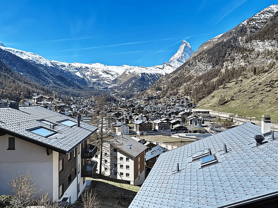 Charmante 2.5-Zimmer-Terrassenwohnung mit atemberaubendem Bergblick in Zermatt