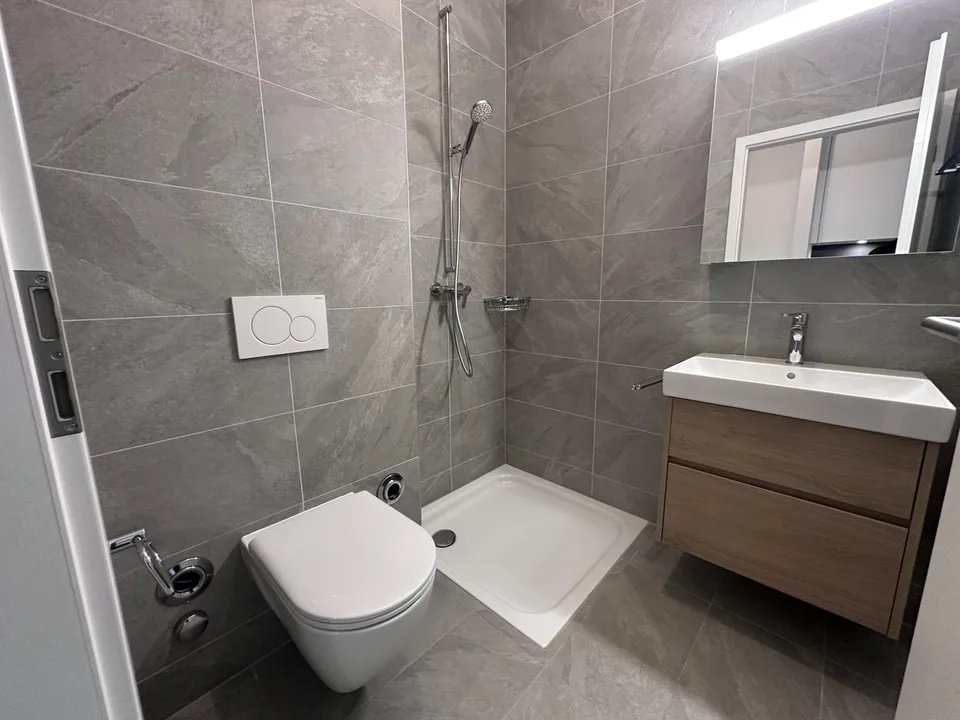 1,5 pezzi nuovi con terrazza e giardino!