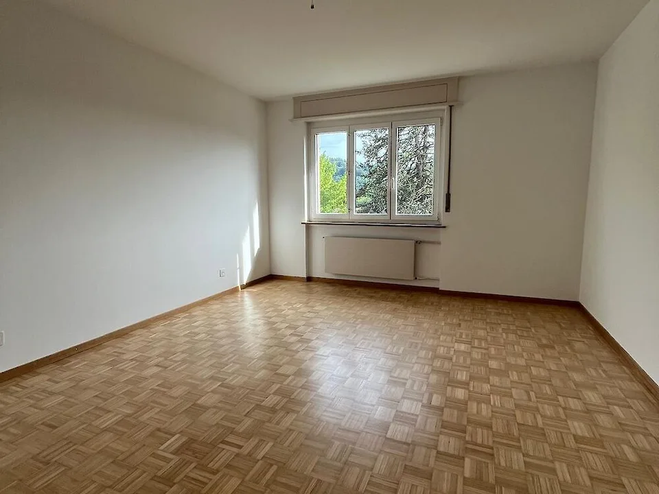 Geräumige 4.5-Zimmerwohnung im 3. Stock – Foto 4 von 9
