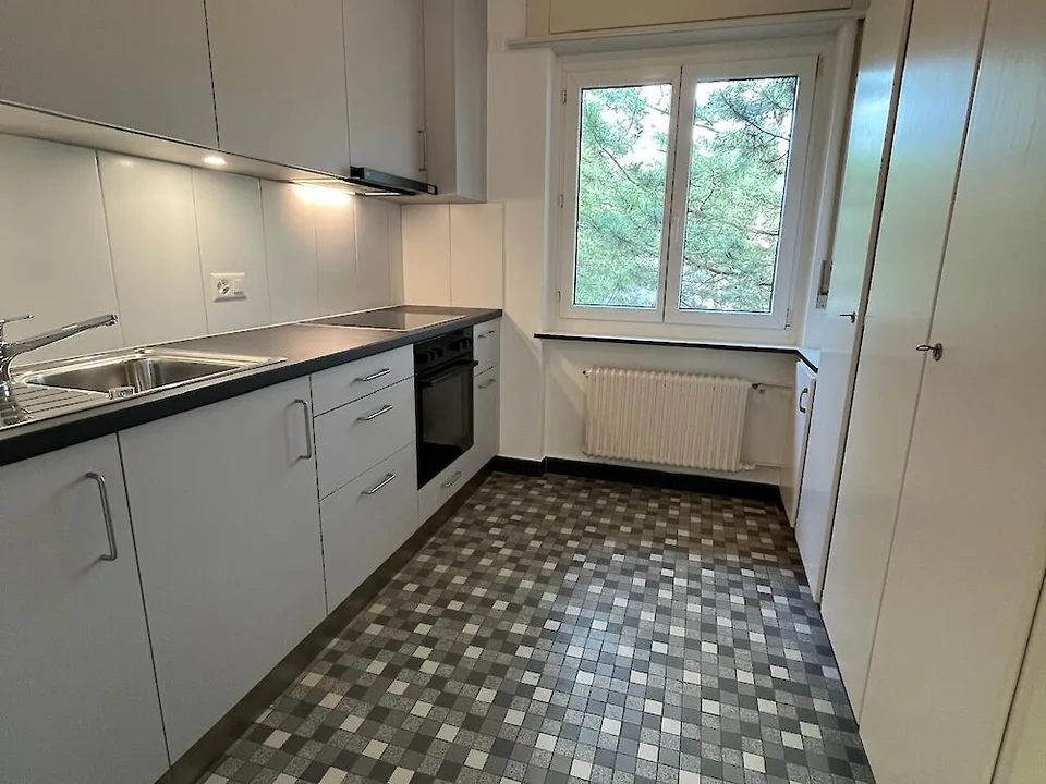Geräumige 4.5-Zimmerwohnung im 3. Stock – Foto 5 von 9