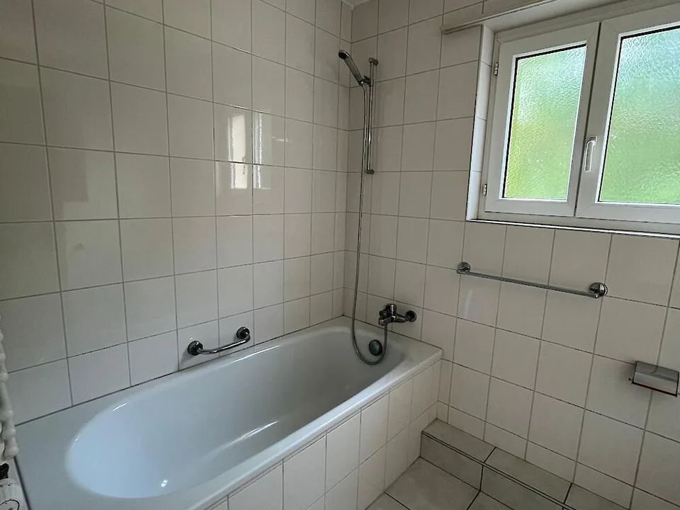 Geräumige 4.5-Zimmerwohnung im 3. Stock – Foto 7 von 9