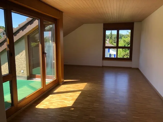 2.5-room attic apartment in a green area with a lot of charm