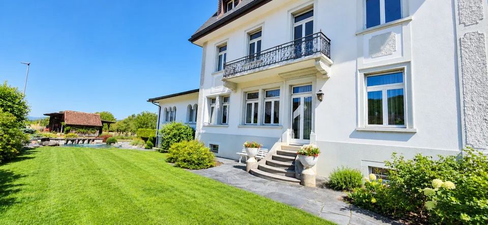 Propriété familiale avec SPA, piscines et multiples possibilités ! – photo 8 of 9