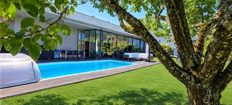 Propriété familiale avec SPA, piscines et multiples possibilités ! – photo 6 of 9