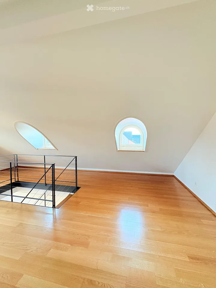 Schöne und helle 4.5-Zimmer-Maisonettewohnung im Dorfkern
