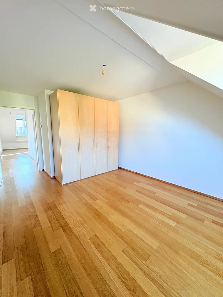 Schöne und helle 4.5-Zimmer-Maisonettewohnung im Dorfkern