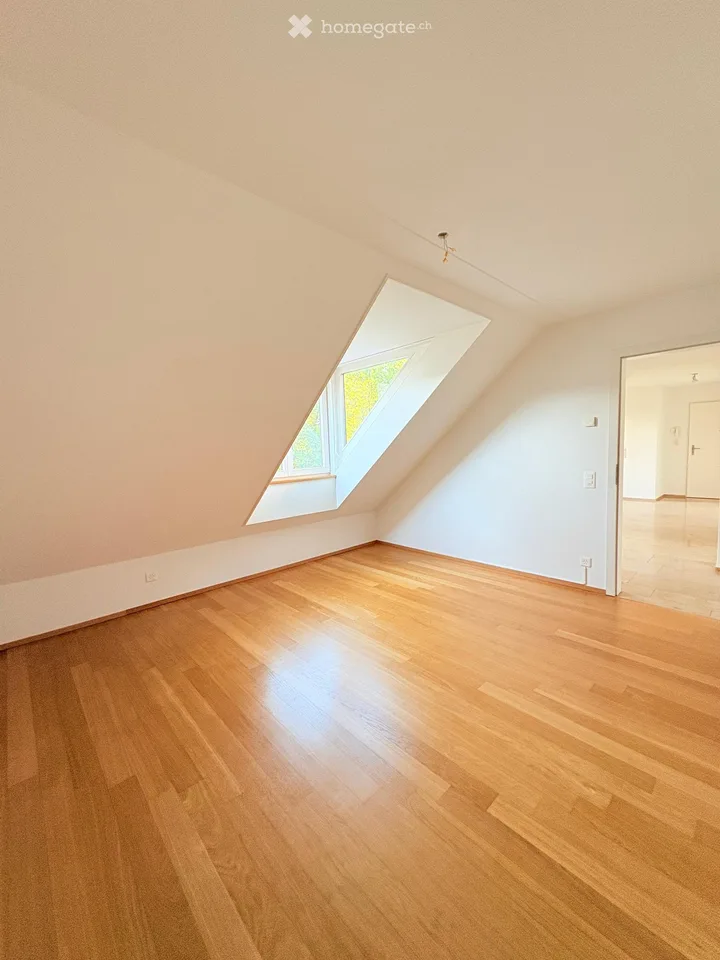 Schöne und helle 4.5-Zimmer-Maisonettewohnung im Dorfkern