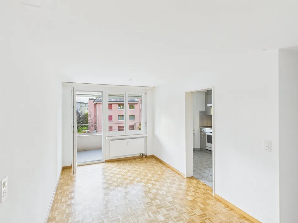 Sonnige 4.5-Zimmer-Wohnung mit Balkon in Arbon – Foto 4 von 10