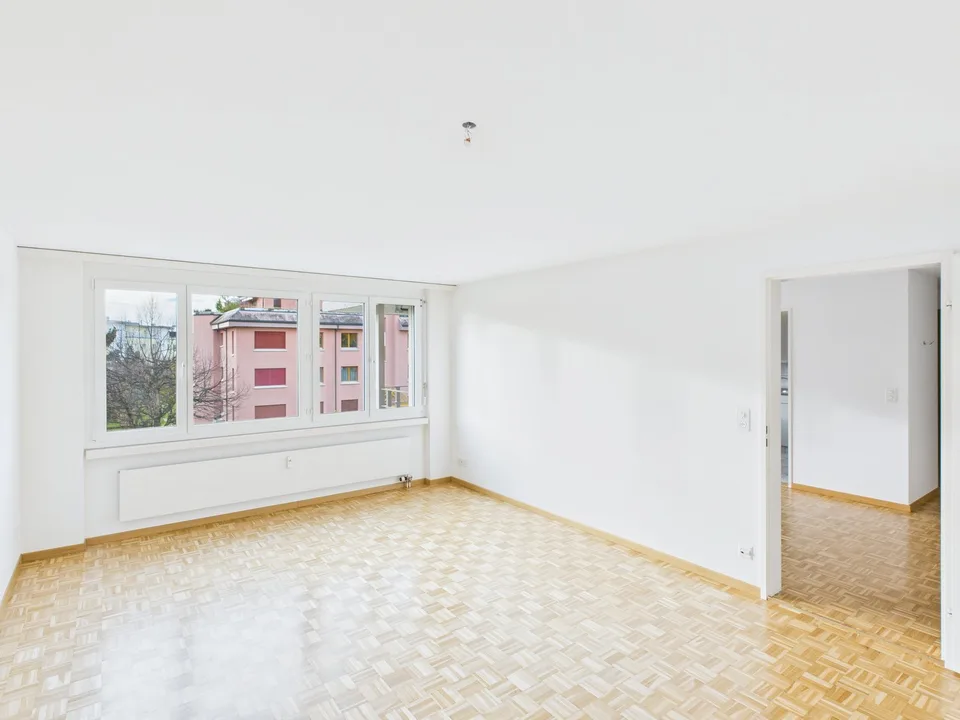 Sonnige 4.5-Zimmer-Wohnung mit Balkon in Arbon – Foto 3 von 10