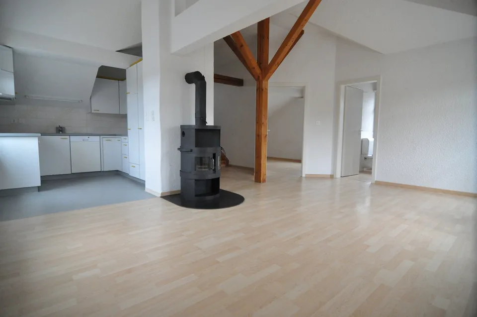 Charmante 2.5-Zimmer-Dachwohnung an der Flawilerstrasse in Oberuzwil