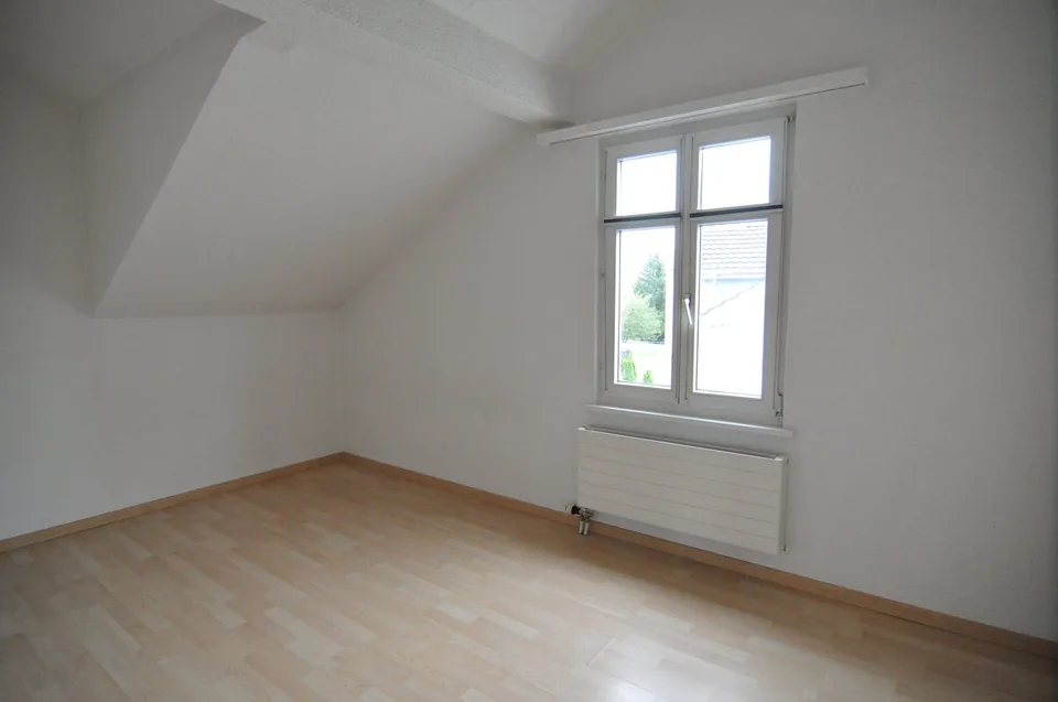Charmante 2.5-Zimmer-Dachwohnung an der Flawilerstrasse in Oberuzwil