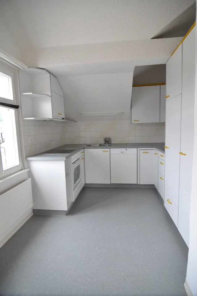 Charmante 2.5-Zimmer-Dachwohnung an der Flawilerstrasse in Oberuzwil