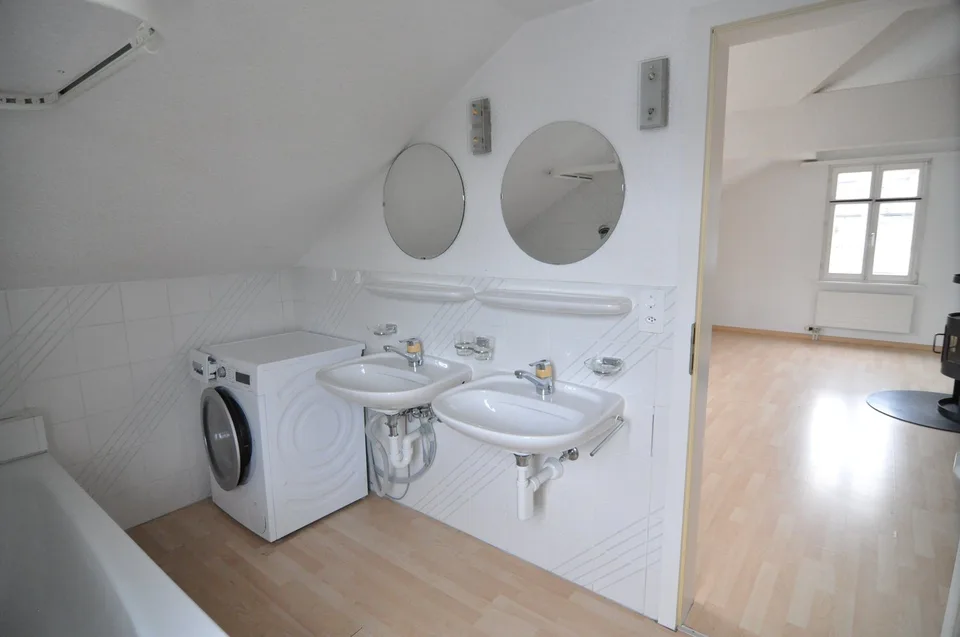 Charmante 2.5-Zimmer-Dachwohnung an der Flawilerstrasse in Oberuzwil