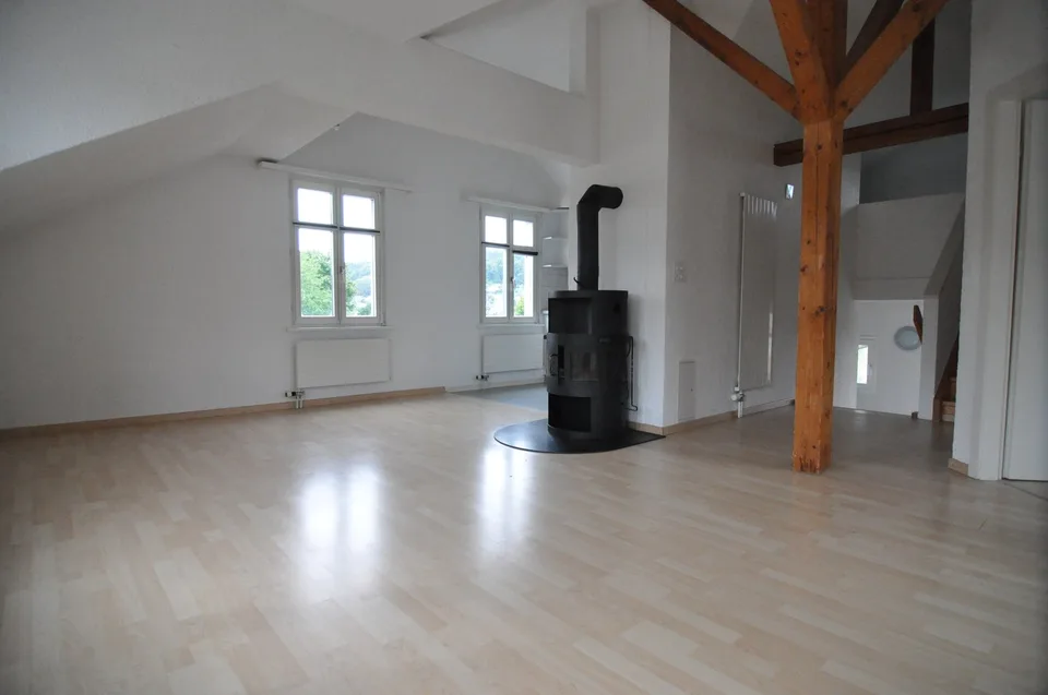 Charmante 2.5-Zimmer-Dachwohnung an der Flawilerstrasse in Oberuzwil