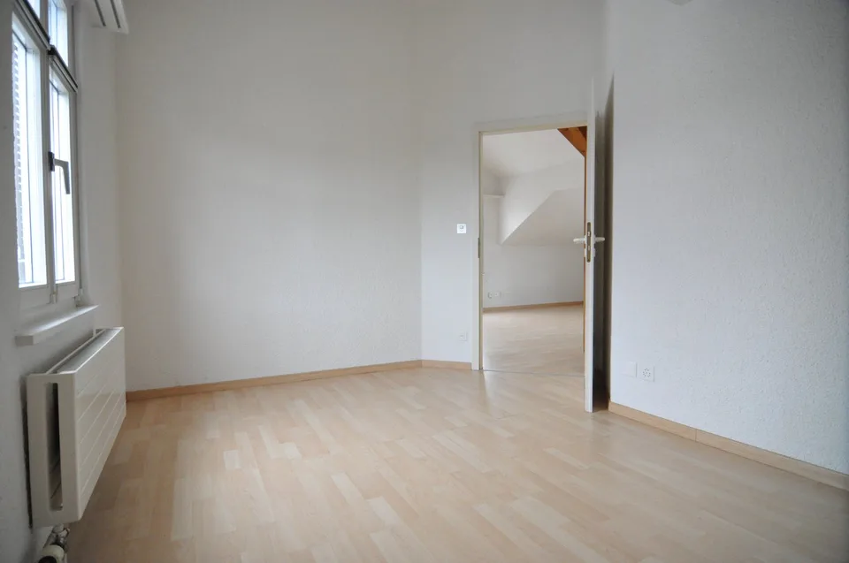 Charmante 2.5-Zimmer-Dachwohnung an der Flawilerstrasse in Oberuzwil