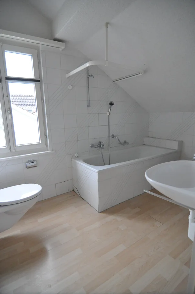 Charmante 2.5-Zimmer-Dachwohnung an der Flawilerstrasse in Oberuzwil