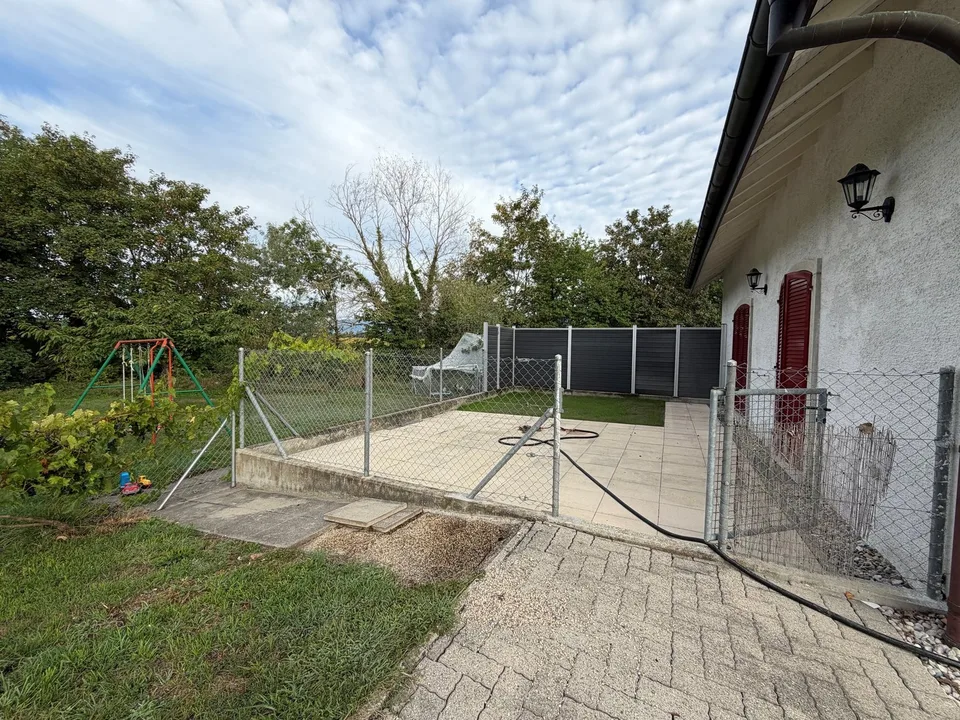 Reihenhaus mit Garten in Yvonand in ruhiger Lage