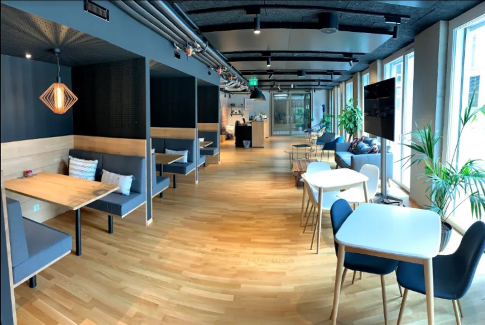 A space is becoming available! Close to the lake, transportation, 360 m2 office for rent in Morges – photo 10 of 14