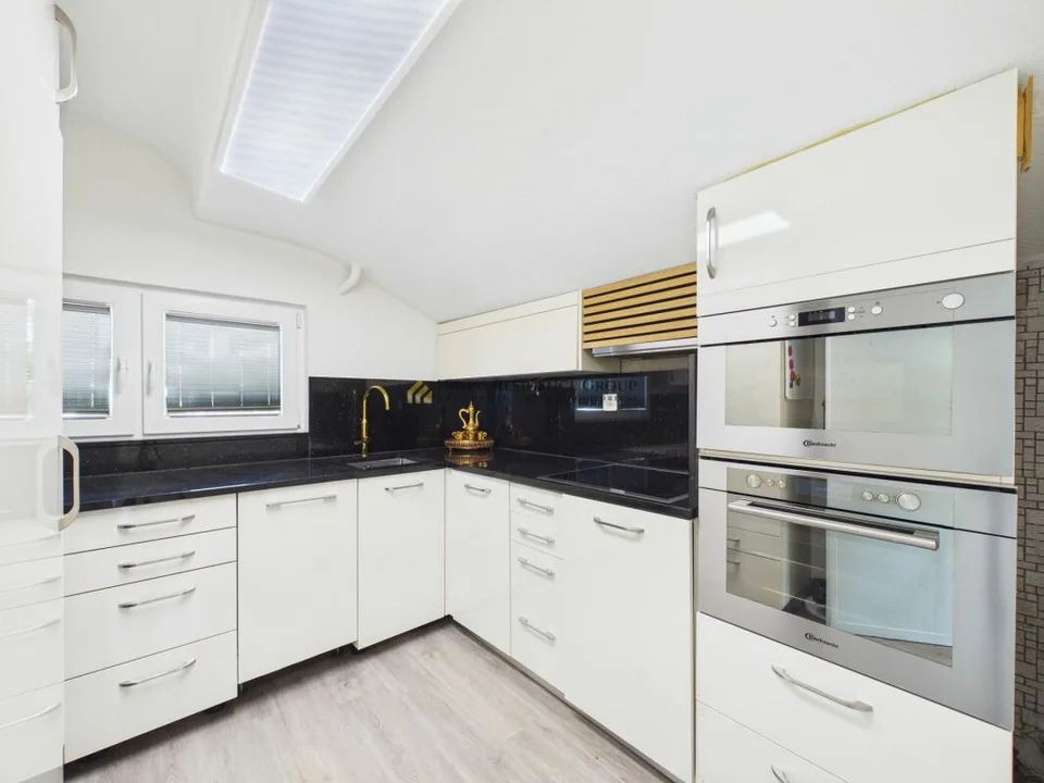 Vivere con vista: casa unifamiliare di 7,5 locali con piscina e grande giardino – foto 12 di 14