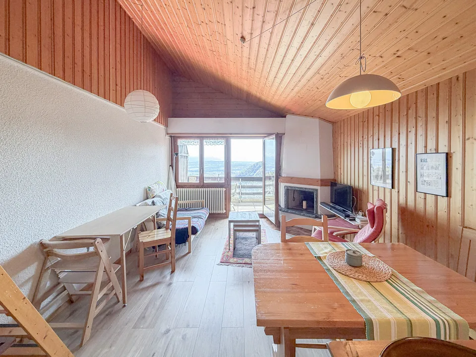 Appartamento PPE di 2,5 locali con balcone e galleria, vista splendida – foto 4 di 13