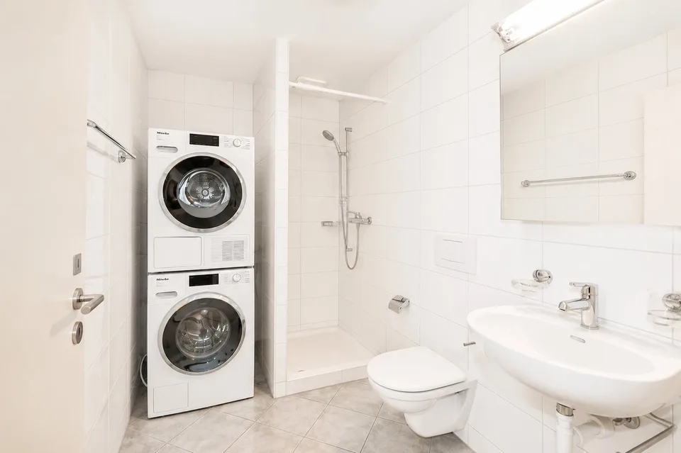 Geräumige 4.5-Zimmer-Wohnung mit Wintergarten in Bottmingen