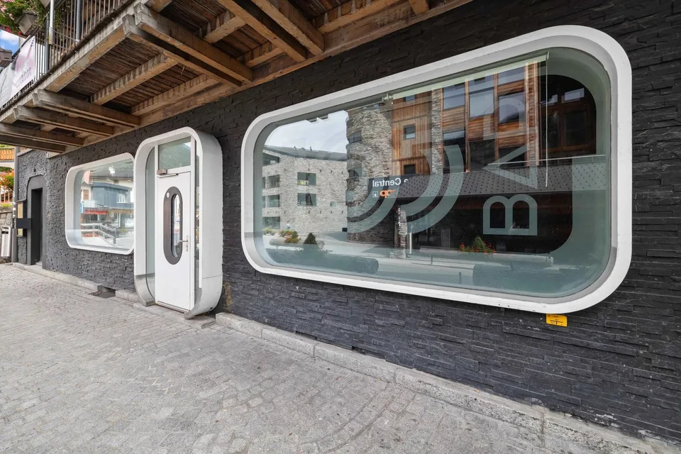 Hauptbar im Zentrum des Bahnhofs – Foto 7 von 8