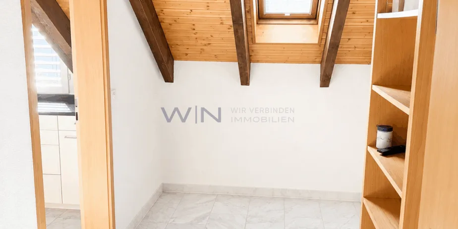 Appartement mansardé exclusif 153m2 + espace de stationnement