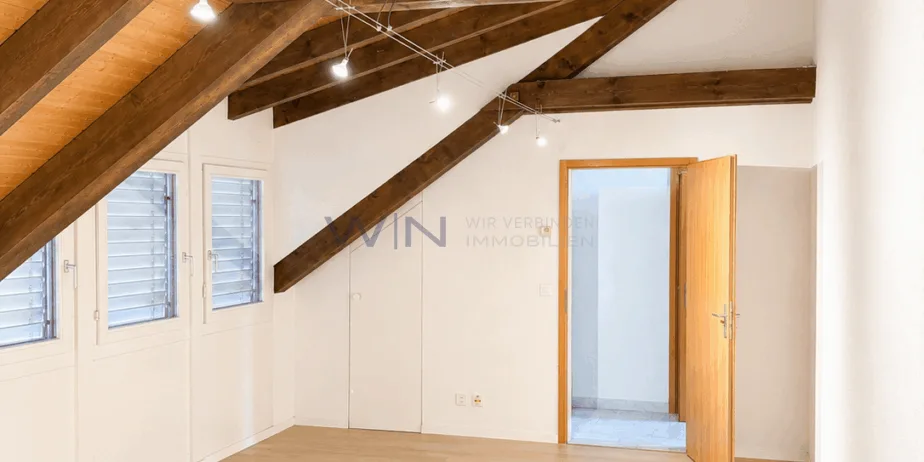 Appartement mansardé exclusif 153m2 + espace de stationnement