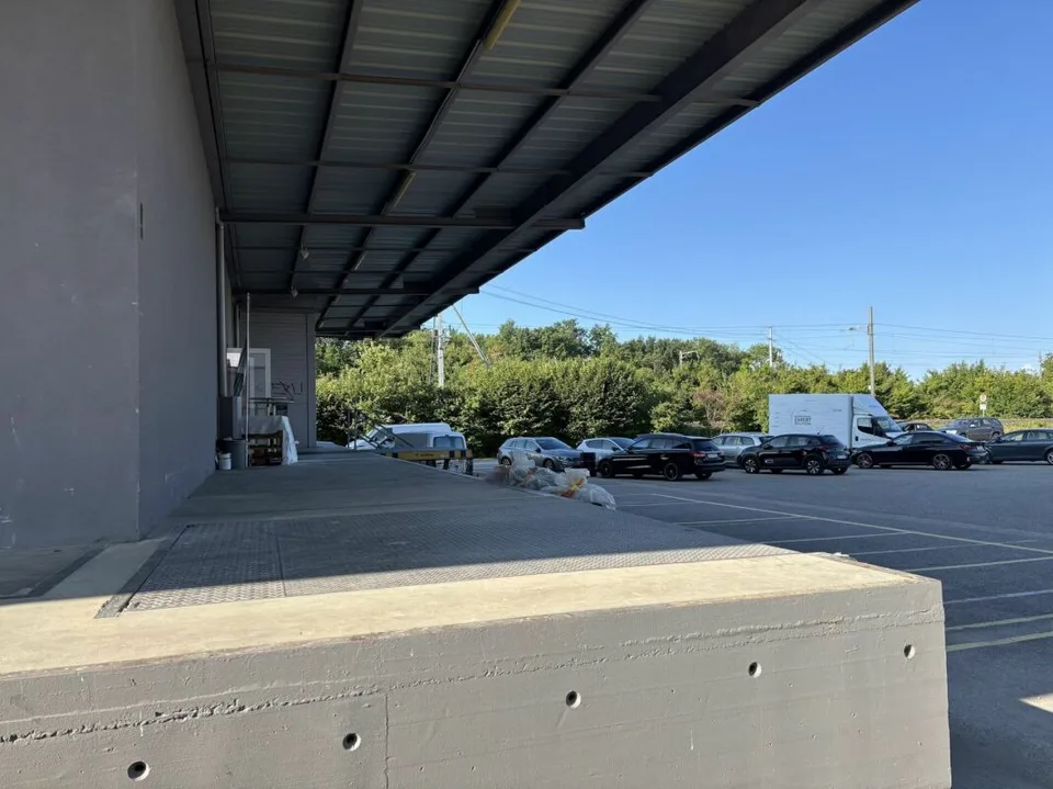 Magazzino/deposito/locale di 625 m2 in affitto con banchina di carico e posti auto; Riduzione del prezzo – foto 7 di 11