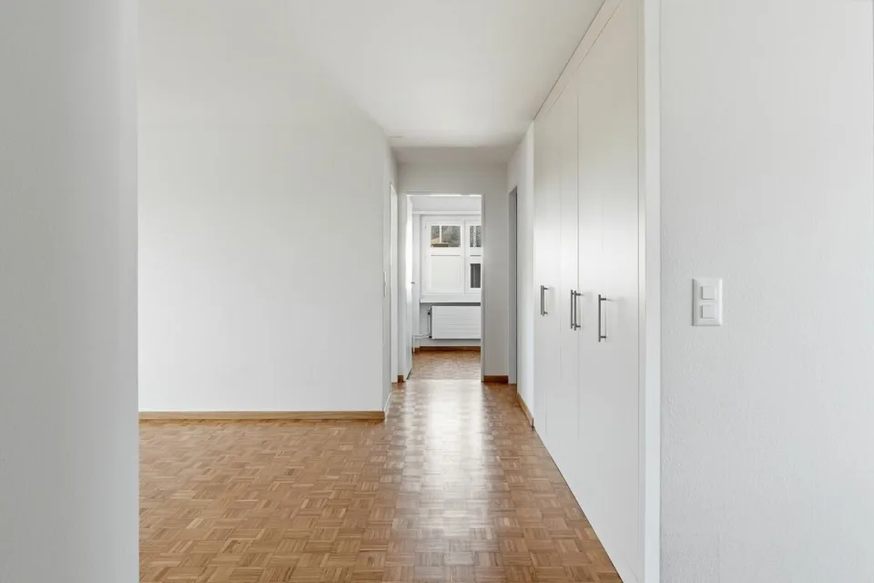 Frisch sanierte 4.5-Zimmer-Wohnung an ruhiger Lage von Bronschhofen – Foto 8 von 13