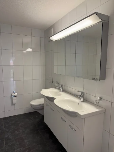 Appartement lumineux 4.5 pièces avec balcon et belle vue à Toffen