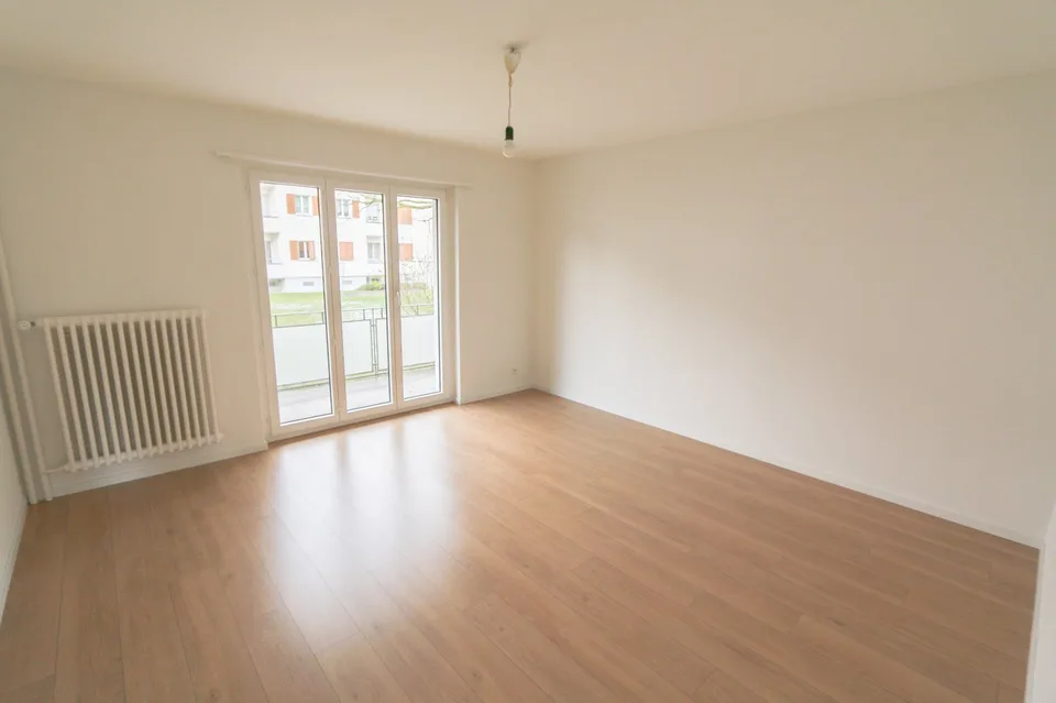 Appartamento luminoso 3.5 locali con balcone a Steffisburg – da dicembre 2026