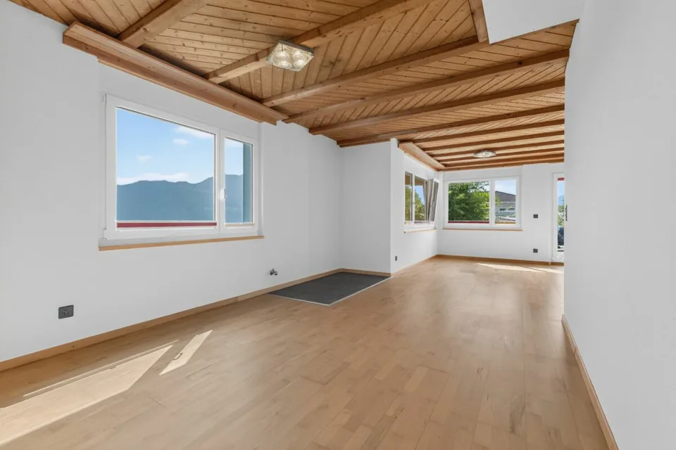 Spacious 5.5-room single-family house in Sax
