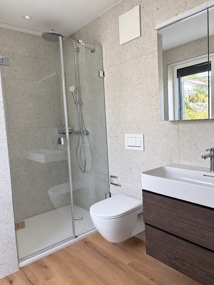 De la menuiserie au rêve de maison / Première location – appartements modernes 2.5 pièces