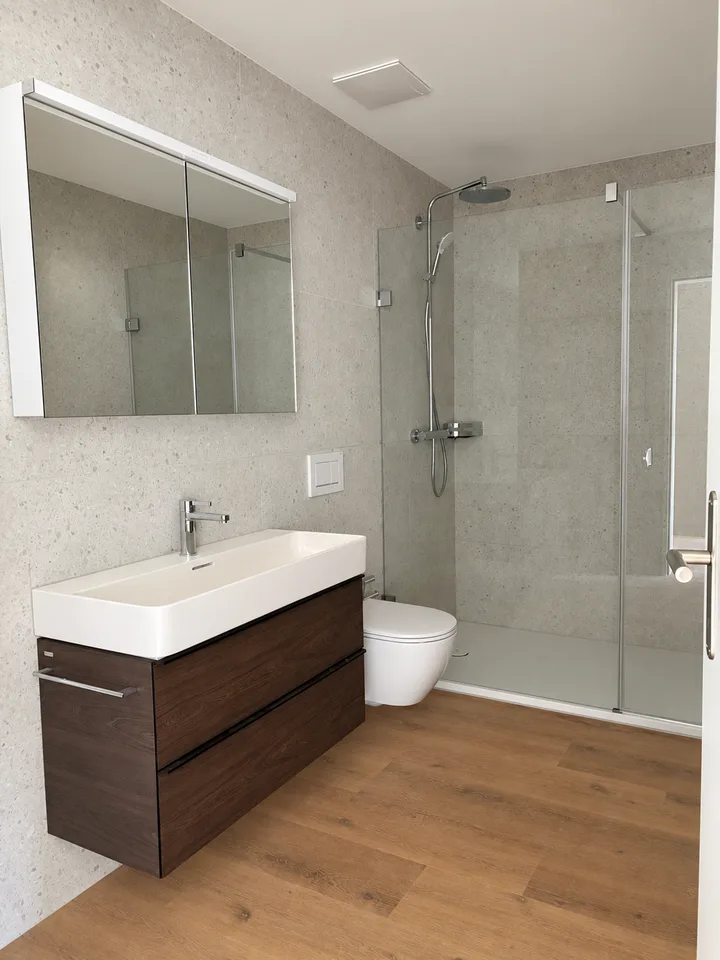 De la menuiserie au rêve de maison / Première location – appartements modernes 3,5 pièces