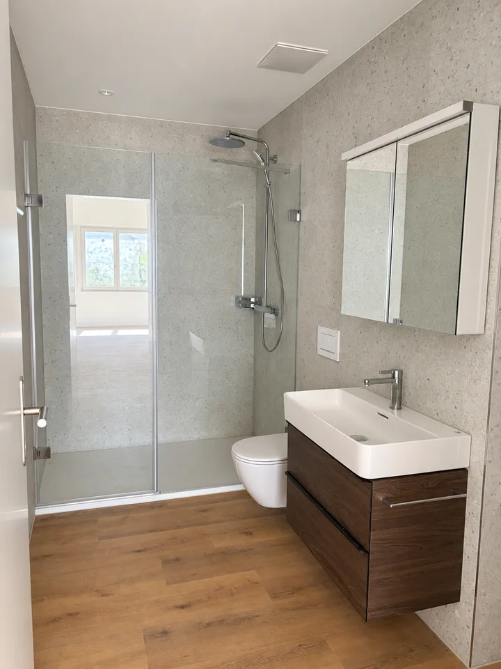 De la menuiserie au rêve de maison / Première location – appartements modernes de 2,5 pièces