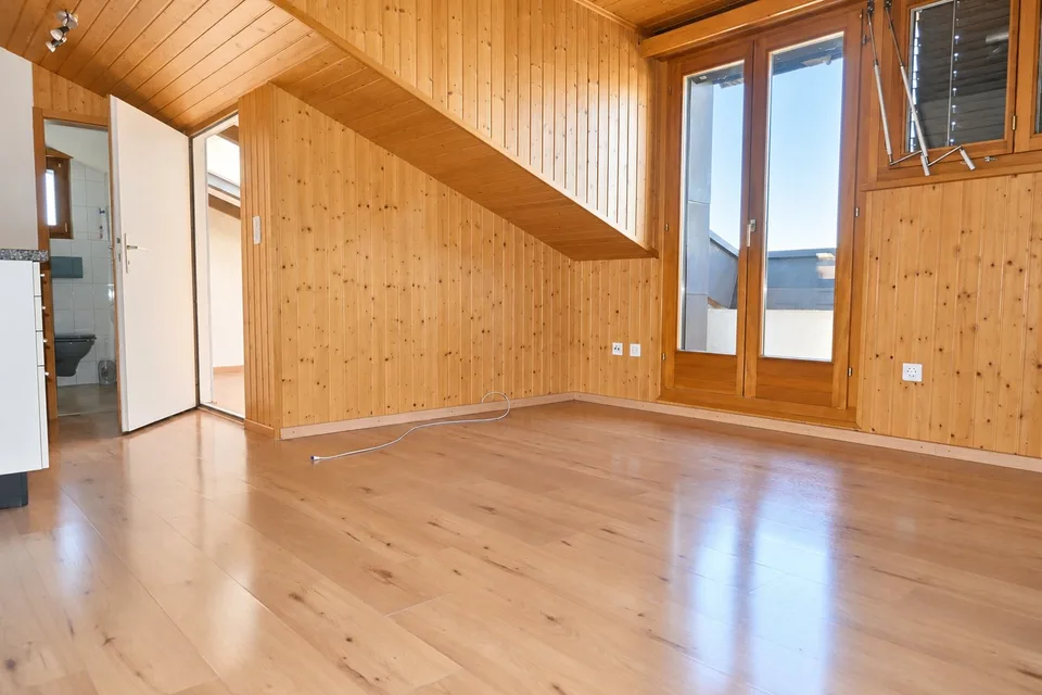 Appartamento mansardato di 2,5 locali confortevole con bella vista a Uetliburg