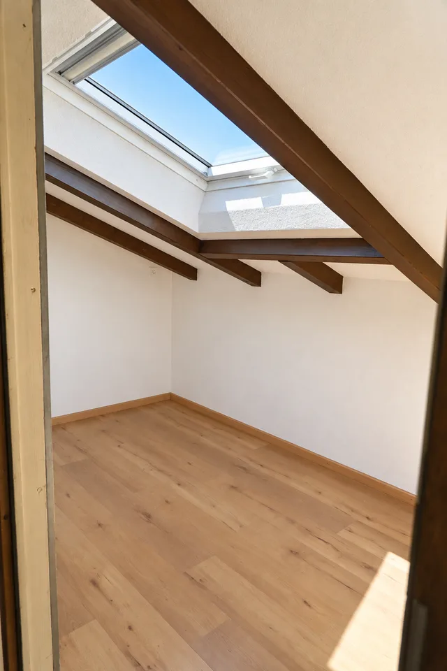 Appartamento mansardato di 2,5 locali confortevole con bella vista a Uetliburg