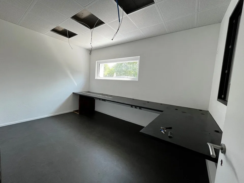 Deposito in affitto - Locale di 120 m2 a Belfaux! – foto 3 di 7