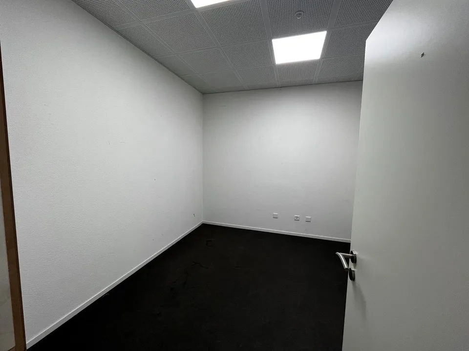 Deposito in affitto - Locale di 120 m2 a Belfaux! – foto 5 di 7