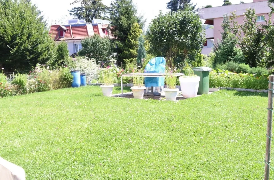 Exklusive 4.5-Zi-Gartenoase mit Stuco Veneziano & 3 Bädern