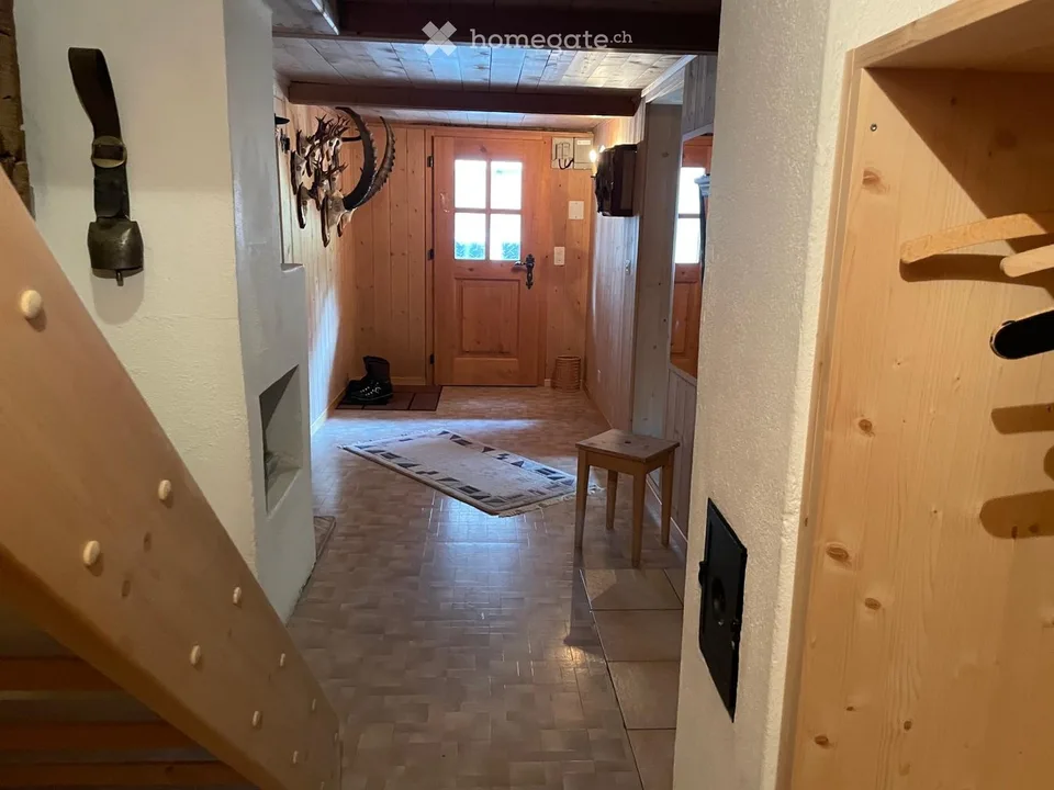 Charmante Bauernhaushälfte mit Garten und Schopf in Rueras, Graubünden
