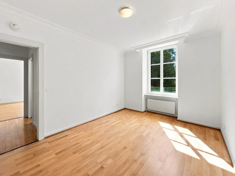 Geräumige 6.5-Zimmer-Wohnung mit Charme und Charakter in Chambésy
